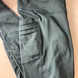 Leggings with pockets